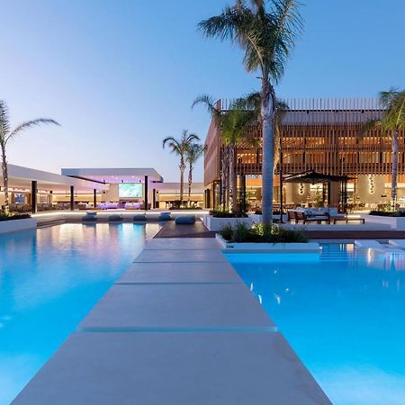 D' Andrea Lagoon All Suites - Adults Only Marmari  Exterior foto The resort at night